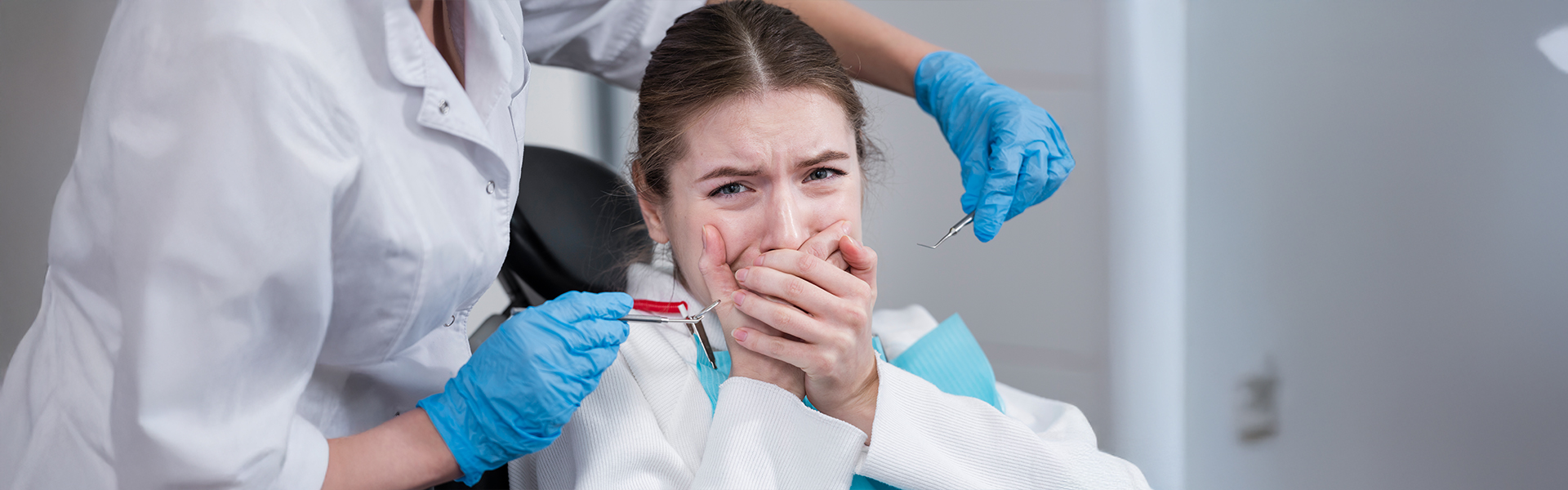 Understanding Abscessed Teeth: Symptoms and Emergency Treatment